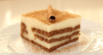 Bisküvili İrmik Tatlısı Tarifi ve Malzemeleri