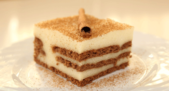 Bisküvili İrmik Tatlısı Tarifi ve Malzemeleri