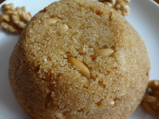 İrmik Helvası Sütsüz Nasıl Yapılır?