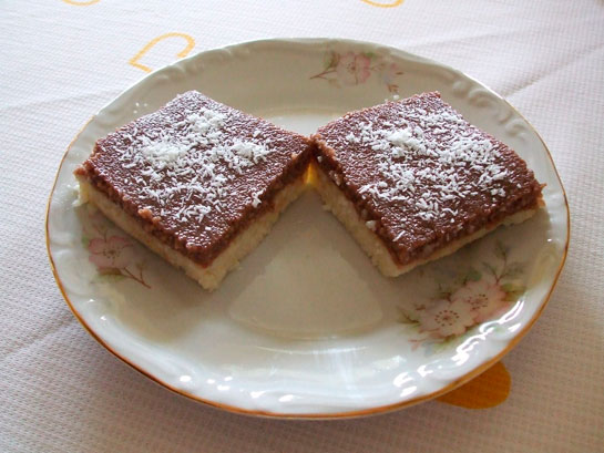 Kakaolu İrmik Tatlısı Tarifi ve Malzemeleri