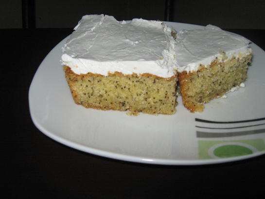 Krem Şantili İrmik Tatlısı Tarifi ve Malzemeleri